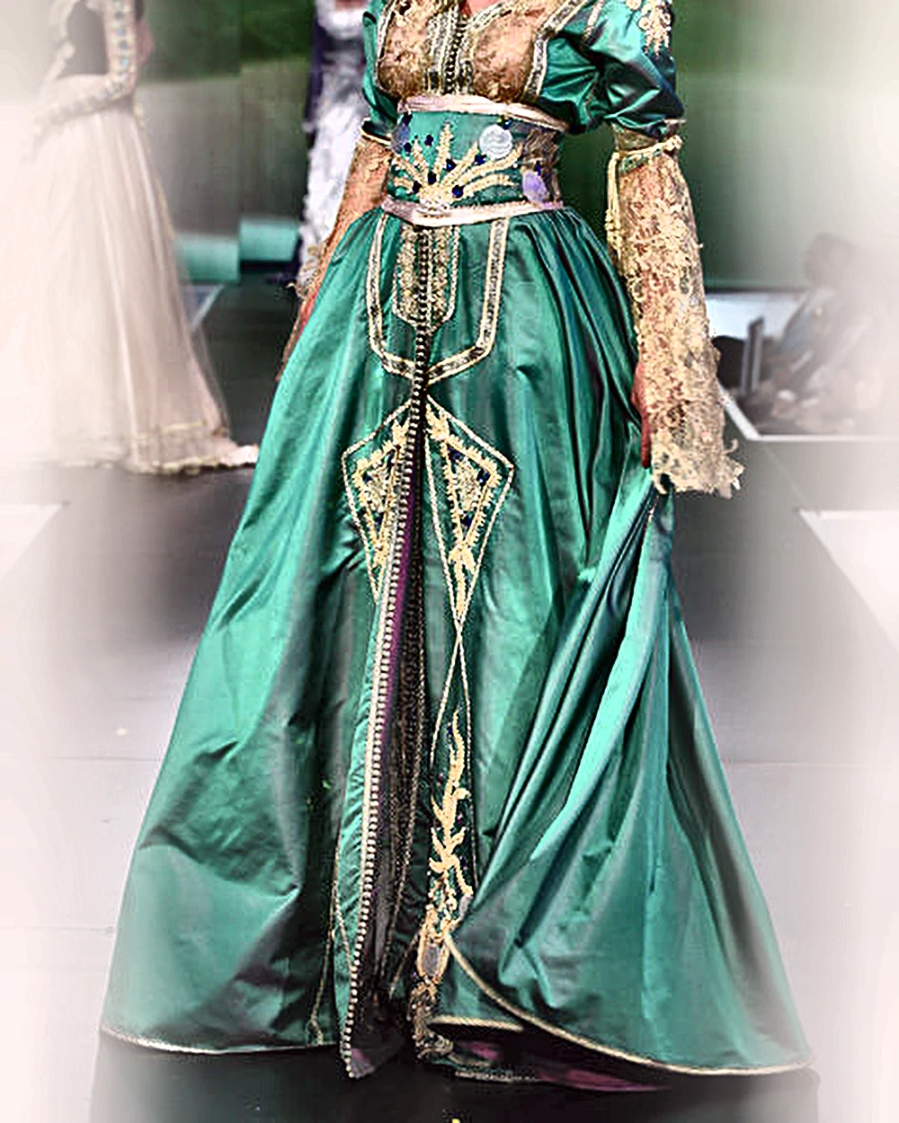 Caftan Émeraude Sfifa Or — Ouidad Création